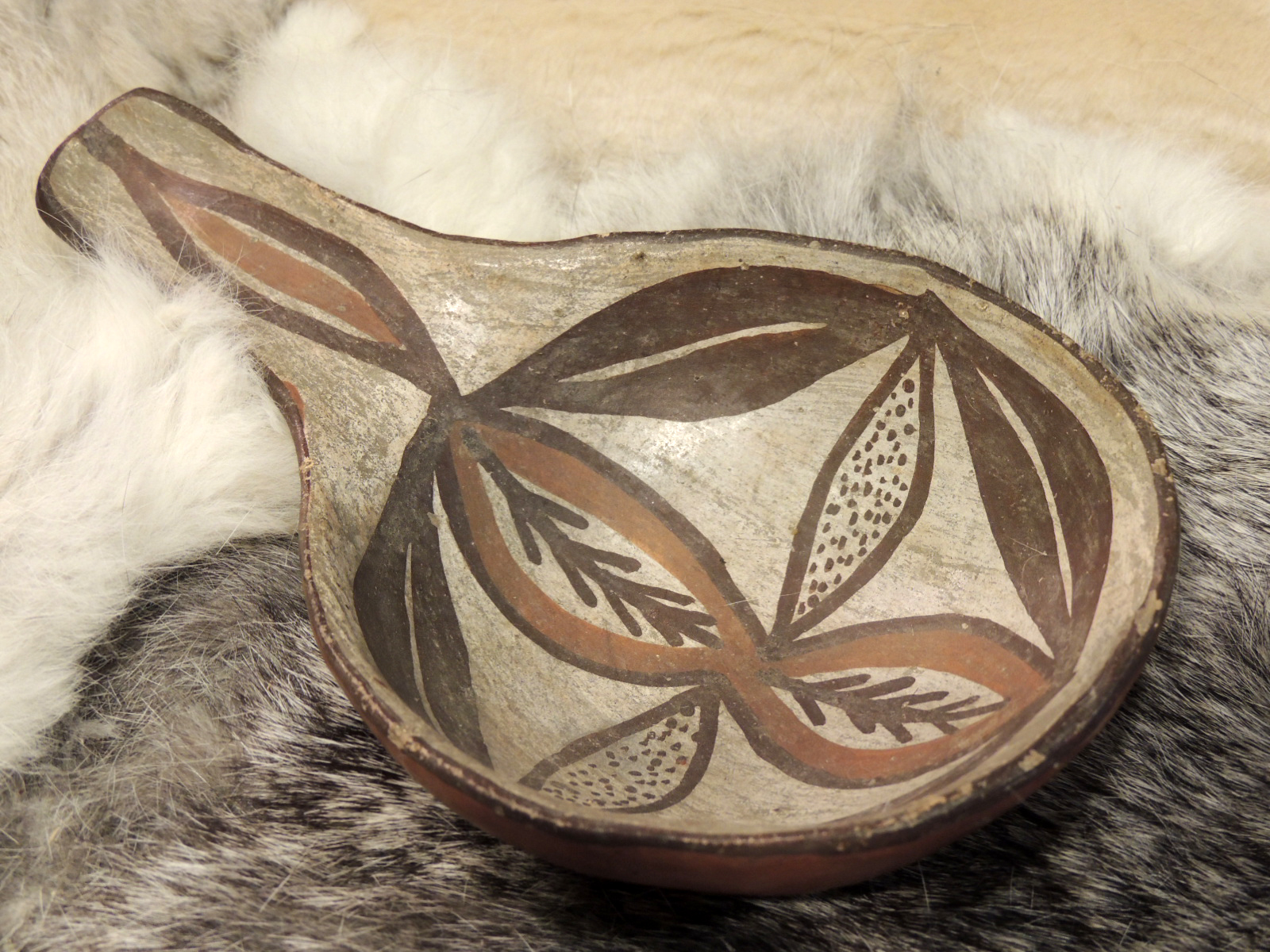 How Did Natives Decorate Pottery Without Glaze? – Frisco Native ...